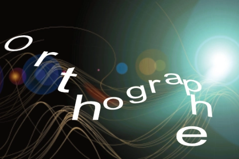 Des courbes lumineuses et des sphères colorées évoquant l’évolution de l’orthographe.